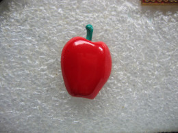 Pin's En 3D D'une Pomme Bien Rouge - Lebensmittel