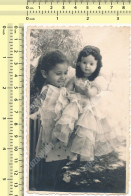 REAL PHOTO Kid Girl With Big Doll, Kid Child Portrait, Fille Avec Poupée Jouet Enfant ORIGINAL VINTAGE SNAPSHOT - Personnes Anonymes