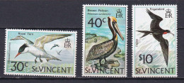 132 SAINT VINCENT 1974 - Yvert 361/63 - Oiseau - Neuf **(MNH) Sans Charniere - St.Vincent (...-1979)