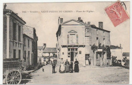 Vendée / Saint Pierre Du Chemin, Place De L'Eglise, Animée - Autres & Non Classés