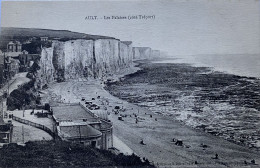 Delcampe - CPA (Somme). AULT, Les Falaises (côté Tréport) - Ault