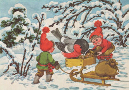 PÈRE NOËL Bonne Année Noël GNOME Vintage Carte Postale CPSM #PBL911.A - Santa Claus
