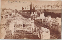Photo Albuminée Format Carte Pompei  Vesuvio  (Italia) Via Dei Sepulcri  RARE - Lieux