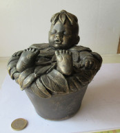 LADE 800 - Kind In Bloempot -enfant Dans Un Pot De Fleurs - 2150 Gram - Stone & Marble