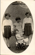CP Carte Photo D'époque Photographie Vintage Enfant Fille Mode Poupée Poussette - Andere & Zonder Classificatie