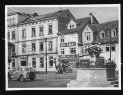 Orig. Foto 1938 Ortspartie Bad Blankenburg Hotel Goldener Löwe Markt, B.V. Aral, Karl Oettler Nähmaschinen Oldtimer - Bad Blankenburg