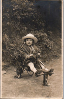 CP Carte Photo D'époque Photographie Vintage Enfant Tricycle Voiture à Pédales  - Otros & Sin Clasificación