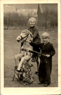 CP Carte Photo D'époque Photographie Vintage Enfant Cheval De Bois Wiesbaden  - Other & Unclassified
