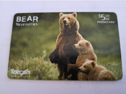 NEW ZEALAND / CHIPCARD / BEAR /WITH CUBS  / 2005  /FINE  USED CARD    **16767** - New Zealand