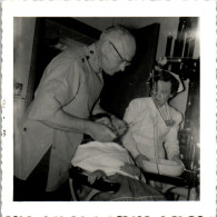 Photographie Photo Vintage Snapshot Anonyme Dentiste Dent Assistante Dentaire  - Professions