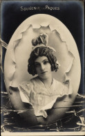CPA Frohe Ostern, Osterei, Frauenportrait - Pâques