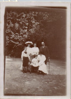 Photographie Photo Vintage Snapshot Anonyme Mode Groupe Famille  - Personnes Anonymes