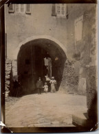 Photographie Photo Vintage Snapshot Anonyme Mode Groupe Aigues-mortes 30 Gard - Places