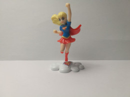 Kinder :  MPG SE279   DC Super Hero Girls 2017 - Supergirl - MonoBlocks