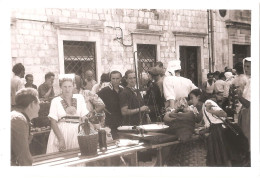 Croatie - DUBROVNIK - Marché - Photographie Ancienne 6,7 X 9,9 Cm - Voyage En Yougoslavie En Août 1951 - (photo) - Croatie
