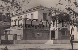REAL PHOTO PORTUGAL ALENQUER ESTAÇÃO DOS CORREIOS CTT DA MERCEANA - ALDEIA GALEGA DA MERCEANA 1950'S (É UMA FOTO) - Autres & Non Classés