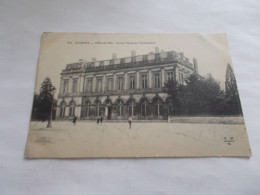 BOURGES ( 18 Cher )  HOTEL DE VILLE  ANCIEN PALAIS DE L ARCHEVECHE  ANIMEES - Bourges