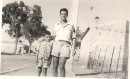 Photo D'un Homme(militaire) Avec Un Enfant Du Magreb - Oorlog, Militair