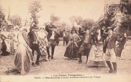 P7-43 Les Scènes Villageoises-Une Bourrée à Huit(Anciens Costumes De VELAY) - Le Puy En Velay