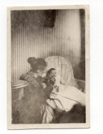 Snapshot Mini Photo Femme Enfant Bébé Flou Etrange Lumière Papier Peint - Personnes Anonymes