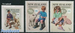 New Zealand 2013 Childrens Health 3v (1v S-a), Mint NH, Health - Nature - Health - Animals (others & Mixed) - Cattle - Nuovi