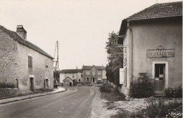 70 - Pusey  -  La Poste Et Rue Centrale - Autres & Non Classés