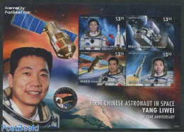 Saint Vincent & The Grenadines 2013 First Chinese Astronaut 4v M/s, Mint NH, Transport - Space Exploration - St.Vincent Und Die Grenadinen
