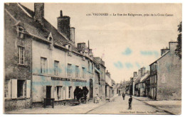 VALOGNES. La Rue Des Religieuses, Prise De La Croix Cassot. - Valognes
