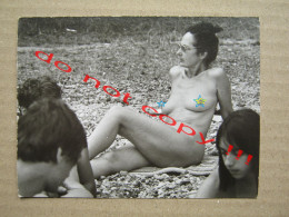 Nudist Beach - Yugoslavia ( 1982 ) Foto: Stanišić Vladimir " CIVLA " - Anonymous Persons