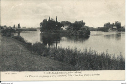 L'Ile-Bouchard (37) - La Vienne à Son Passage à L'Ile-Bouchard, L'Ile Et Les Deux Ponts Suspendus - L'Île-Bouchard