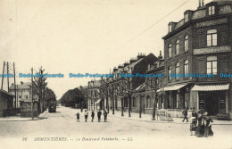 R661097 Armentieres. Le Boulevard Faidherbe. LL. 32 - Monde