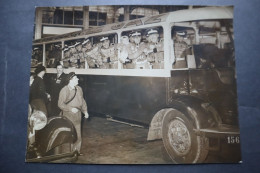 Photo Militaire  Musique Des Grenadiers De La Garde  1939   Bus Gare Du Nord Photo De Presse - War, Military