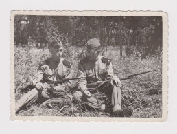 Bulgaria Bulgarian 1950s Military Soldiers W/uniforms, Rifle With Bayonet, Portrait, Vintage Orig Photo 8.6x6cm. (51271) - Guerre, Militaire