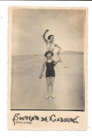 Carte Photo De 2 Jeunes Filles - Souvenir De Cabourg - Femmes