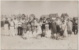 Carte Photo   Groupe D'estivants à Berck Plage (62) Sur La Plage Devant Les Villas  En 1926 - Plaatsen