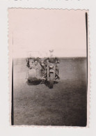 People On Motorcycle, Half Scene, Film Error, Abstract Surreal Vintage Orig Photo 6.1x8.6cm. (64214) - Anonymous Persons