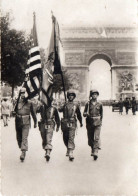 10235-ZE-75-LIBERATION DE PARIS-Les Drapeaux Américains Au Défilé.------------animée - Autres & Non Classés
