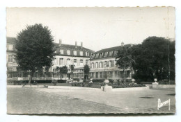 VANVES (92) - Lycée Michelet, Les Jardins Et Le Pavillon Mansard, Pièce D' Eau Dans Le Parc - La Piscine. RAYMON - Vanves