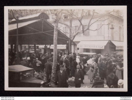 Photographie Ancienne Animée à Nice, Le Marché Aux Fleurs En Avril 1934, Vie De Quartier, Commerce 5,9 X 8,6 Cm - Plaatsen