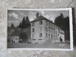 CPSM 9/14 CM 15 - CONDAT EN PENIERS - PLACE DE LA POSTE - 1957 Ed  Brunel - Autres & Non Classés