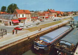 LONGUEIL ANNEL LES ECLUSES ET LE CAFE TABAC LE JEAN BART - Longueil Annel