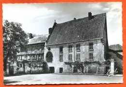 27 LE NEUBOURG Le Vieux Chateau Place Carte Vierge TBE - Le Neubourg