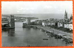 17 LA ROCHELLE Port Et Tour Des Quatre Sergents 1954 - La Rochelle