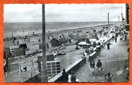 50 COUTAINVILLE  La Plage Et La Digue  1961 - Autres & Non Classés