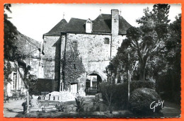 72 FRESNAY SUR SARTHE Le Chateau Et Cour Intérieure Voy 1955 - Other & Unclassified