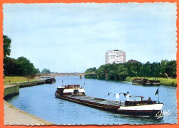 57 THIONVILLE Vue Sur La Moselle Et L'Européen Péniche Dentelée Sofer TBE 1966 - Thionville