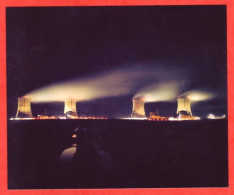 57 CATTENOM Centrale Nucléaire Production Electricité EDF Vue De Nuit  Moselle 14 X 17  Carte Vierge TBE - Autres & Non Classés