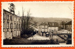 88 BAINS LES BAINS Le Bain Romain Et Hotel Des Sources  Dentelée Carte Vierge TBE - Bains Les Bains