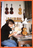88 MIRECOURT Maitre Luthier Violon Atelier Violons N° 2 Lutherie Vieux Métiers  Carte Vierge TBE - Mirecourt
