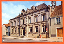 88 LIFFOL LE GRAND Hotel De Ville Et Ecole Des Garçons CIM Carte Vierge TBE - Liffol Le Grand